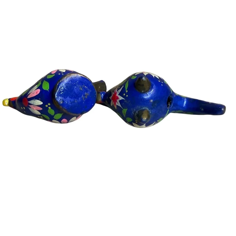 Vintage Mexican Folk Art Pottery Rooster Hen Salt Pepper Shakers‎ Blue Floral
